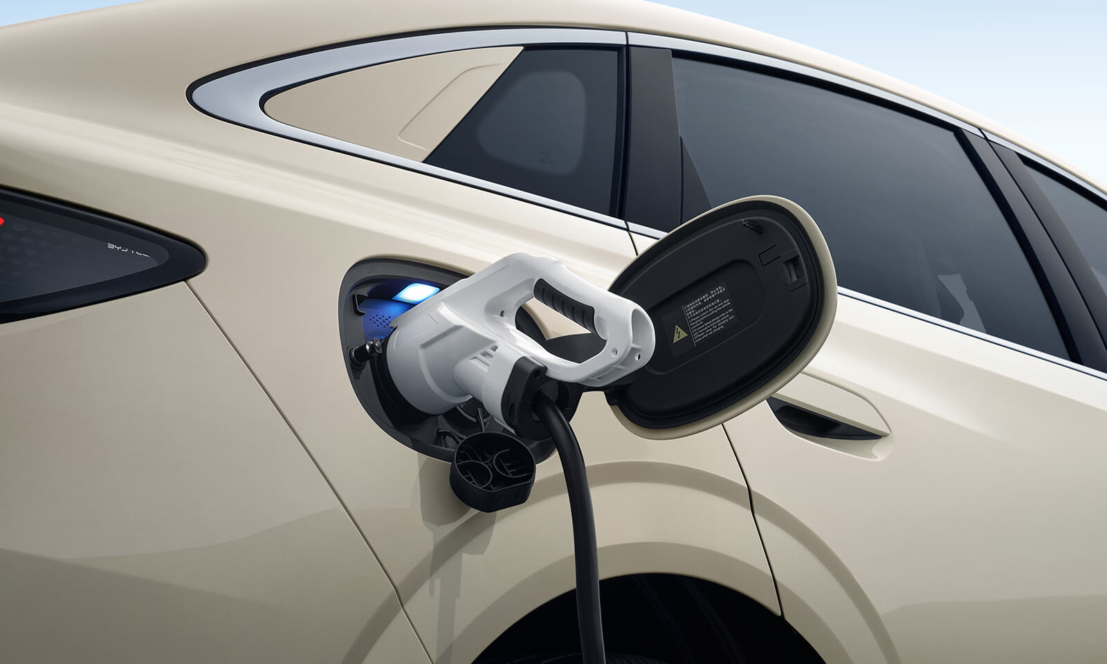 BYD Seal 06 EV — DiPilot 100 BYD Seal 06 EV driver assistance visualization